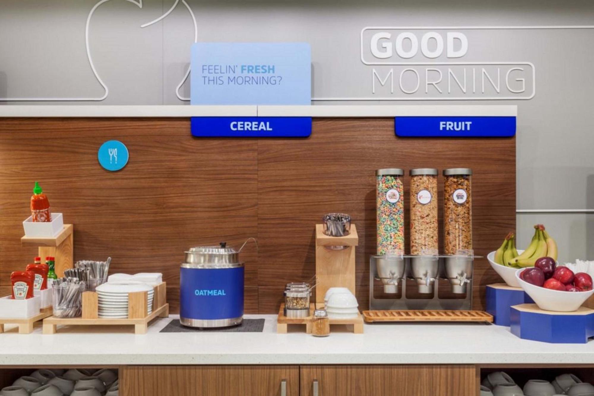 Holiday Inn Express Hotel & Suites Vernon By Ihg Ngoại thất bức ảnh