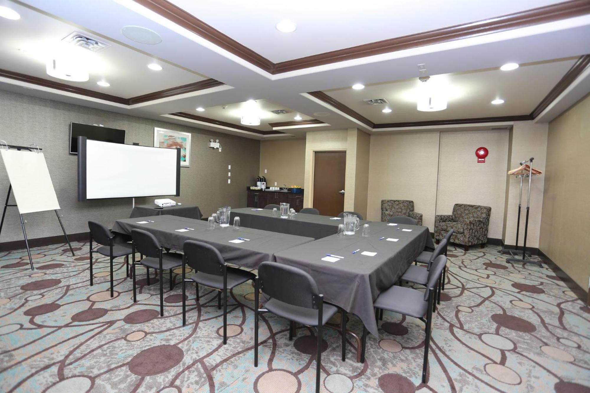 Holiday Inn Express Hotel & Suites Vernon By Ihg Ngoại thất bức ảnh