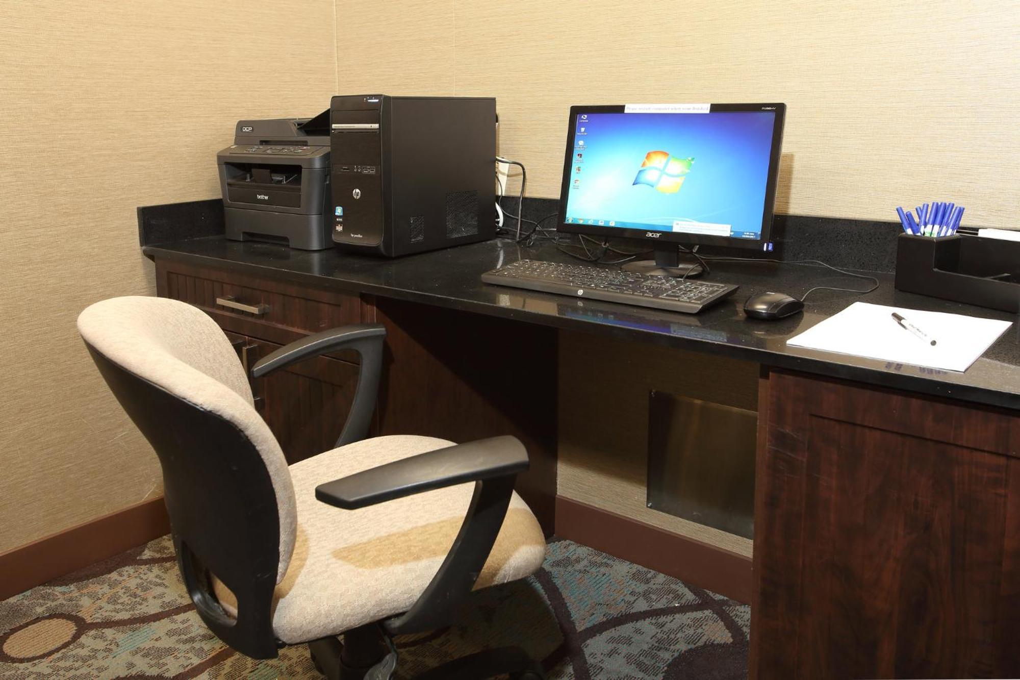 Holiday Inn Express Hotel & Suites Vernon By Ihg Ngoại thất bức ảnh