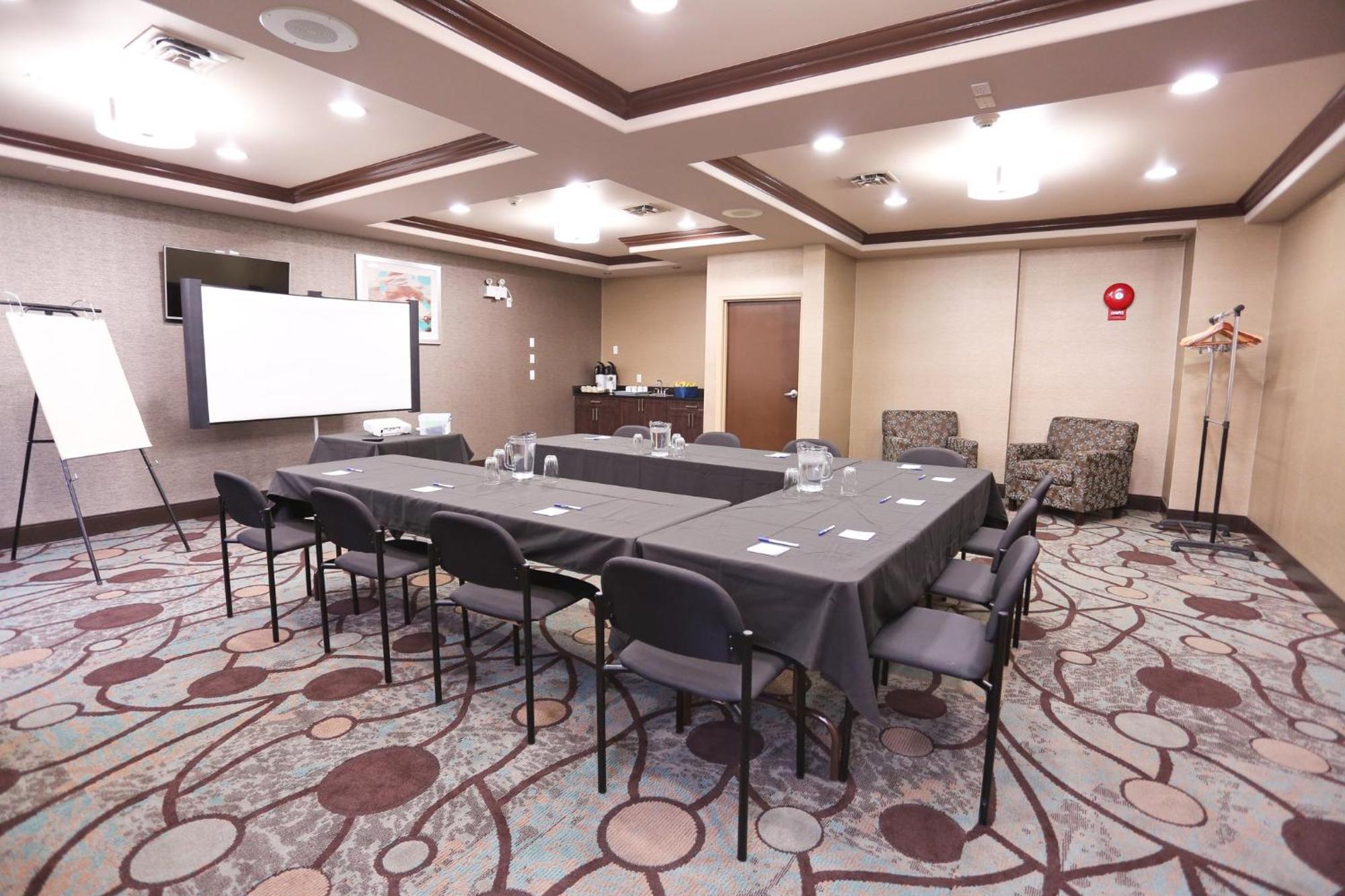 Holiday Inn Express Hotel & Suites Vernon By Ihg Ngoại thất bức ảnh