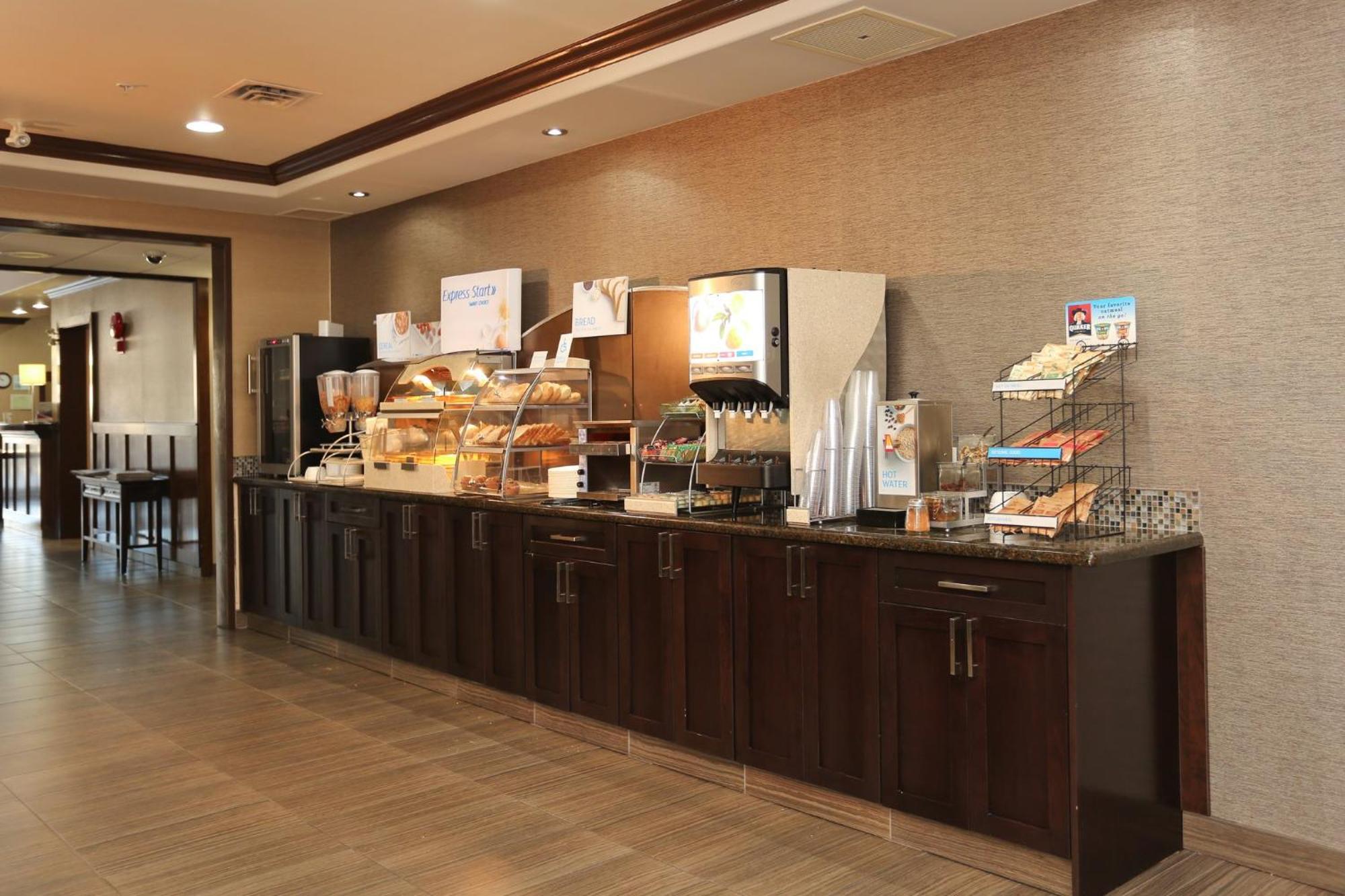 Holiday Inn Express Hotel & Suites Vernon By Ihg Ngoại thất bức ảnh