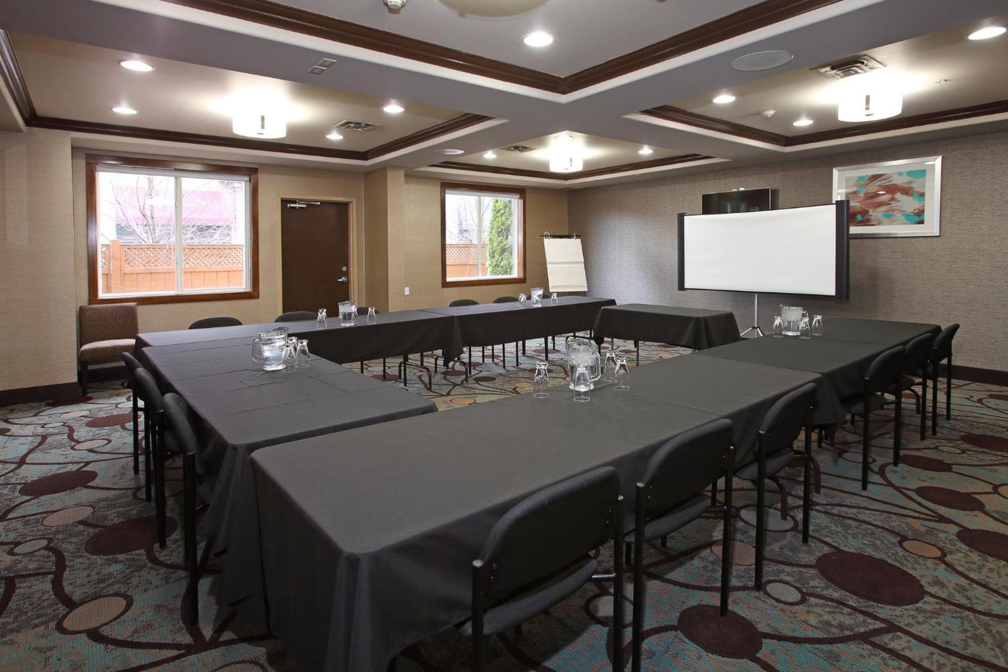 Holiday Inn Express Hotel & Suites Vernon By Ihg Ngoại thất bức ảnh