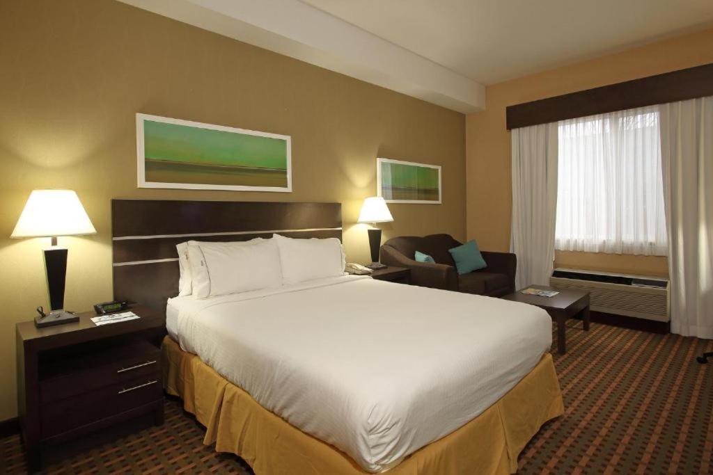 Holiday Inn Express Hotel & Suites Vernon By Ihg Ngoại thất bức ảnh